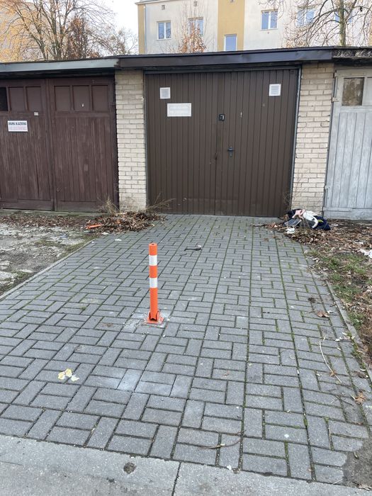 Garaż na Woli, os. Grabowska