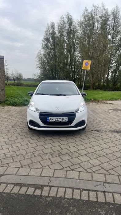 Peugeot 208 2015 рік 1.6 дизель