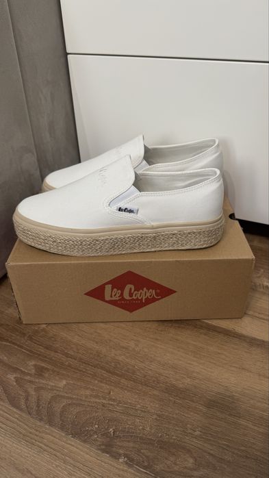 Espadryle damskie Lee Cooper - białe - wsuwane - roz. 40-26,5 cm