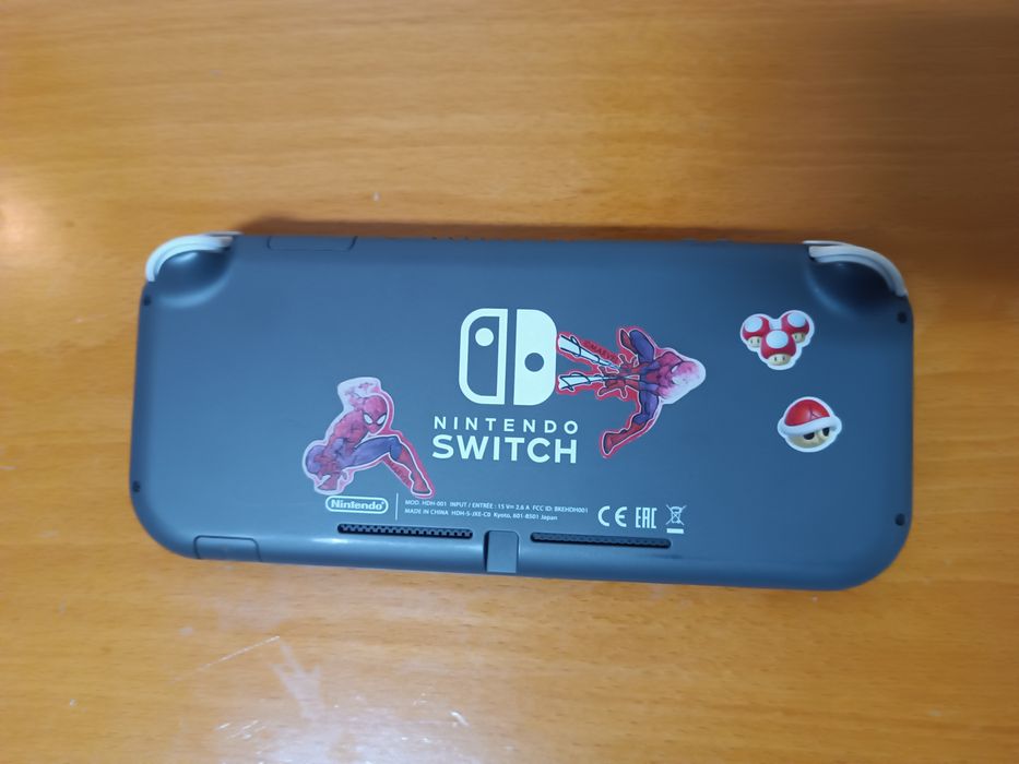 Nintendo Switch Lite com Carregador e Bolsa