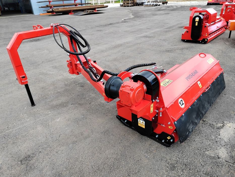 Kosiarka bijakowa PRO-DAR tylno boczna na pantografie wysiegniku