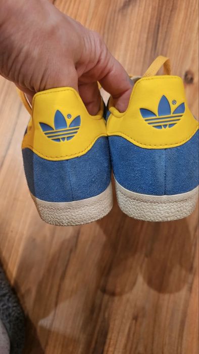 ADIDAS GAZELLE Pantone/ Bold Gold/ Core White