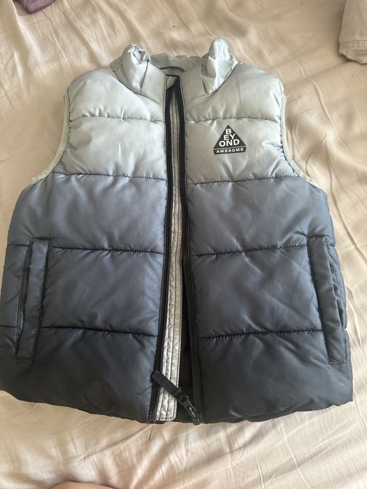 Жилетка утепленная на 6-8 лет 122-128