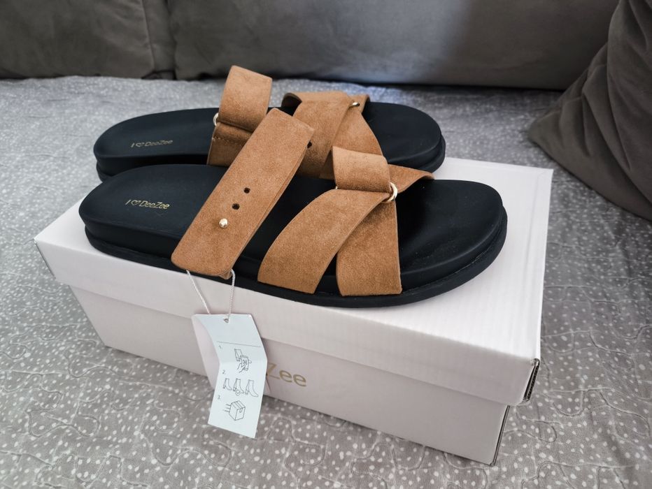 Klapki DeeZee nowe
