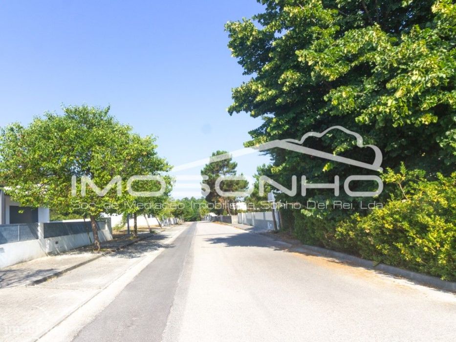 Lote de terreno em zona privilegiada da Marinha Grande — Marinha Grande, Leiria