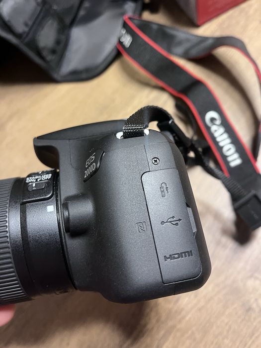 Aparat Canon EOS 2000D