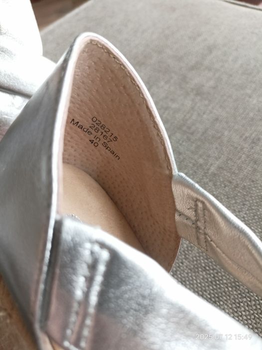 Buty espadryle srebrna skóra Office 40 Boho na koturnie