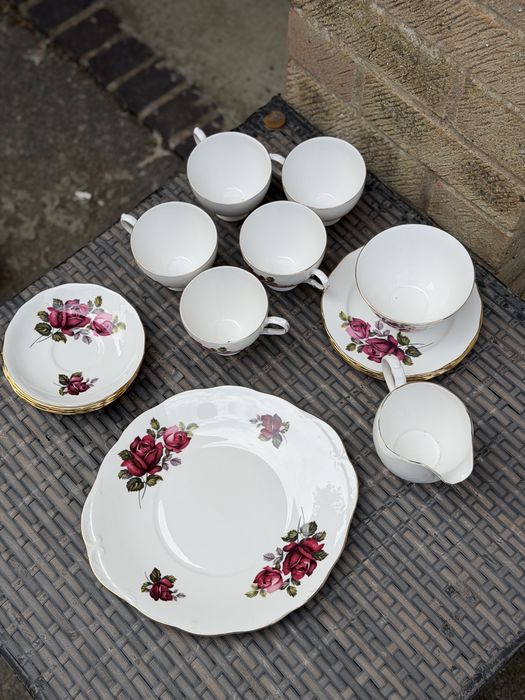 Вінтажний чайний сервіз Queen Anne Bone China England 20 предметів оригінал