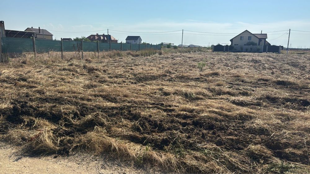 Продам зем ділянку 20 соток в Молодіжному.