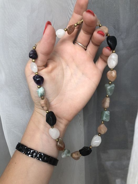 Бусы из натуральных камней поштучно или на вес