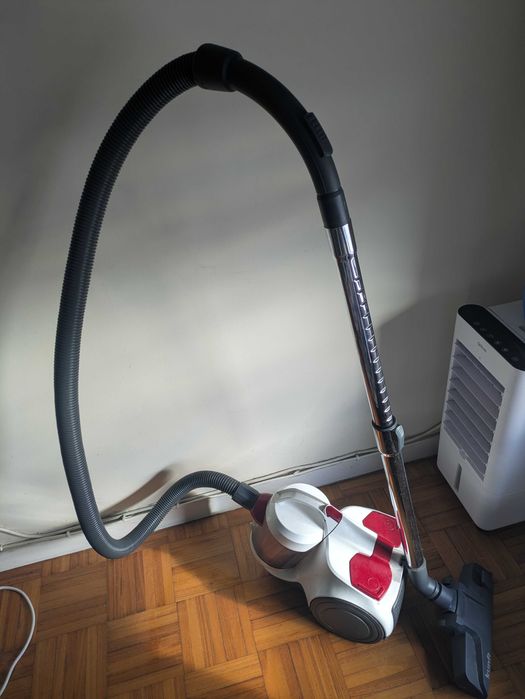 Aspirador Kunft sem saco