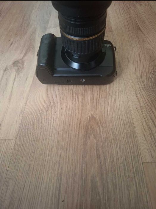 Canon eos 5.        .