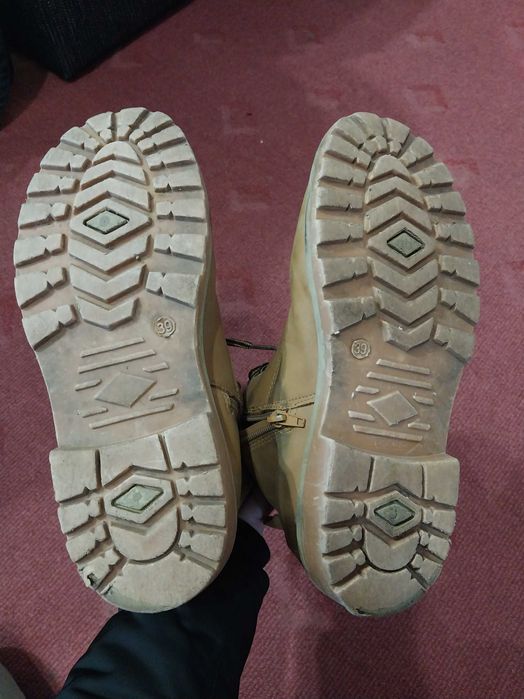 Ботинки на хлопчика 39р