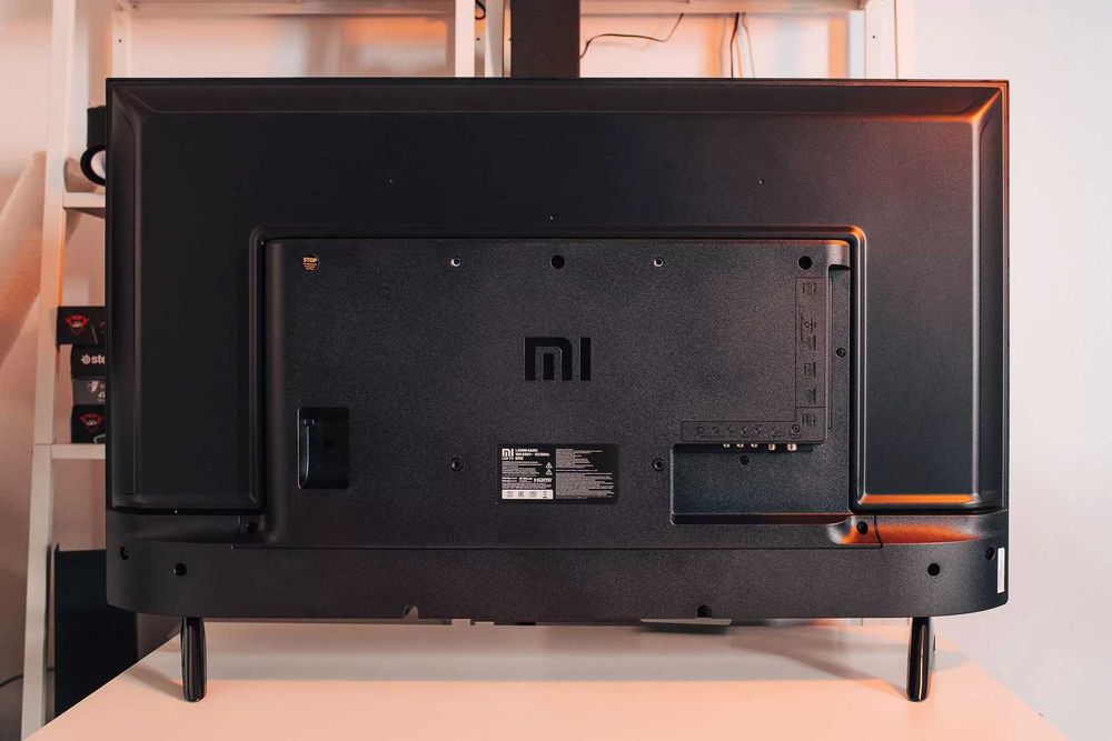 Телевізор Xiaomi Mi TV P1 50" (4K, Android TV)