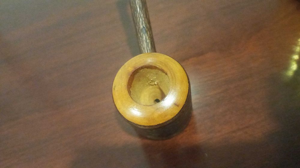 Cachimbo muito antigo em estado novo