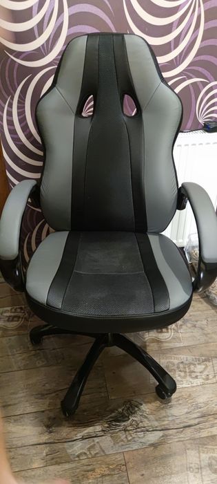 Fotel biurowy Jysk stan dobry+ kolor szary + czarny