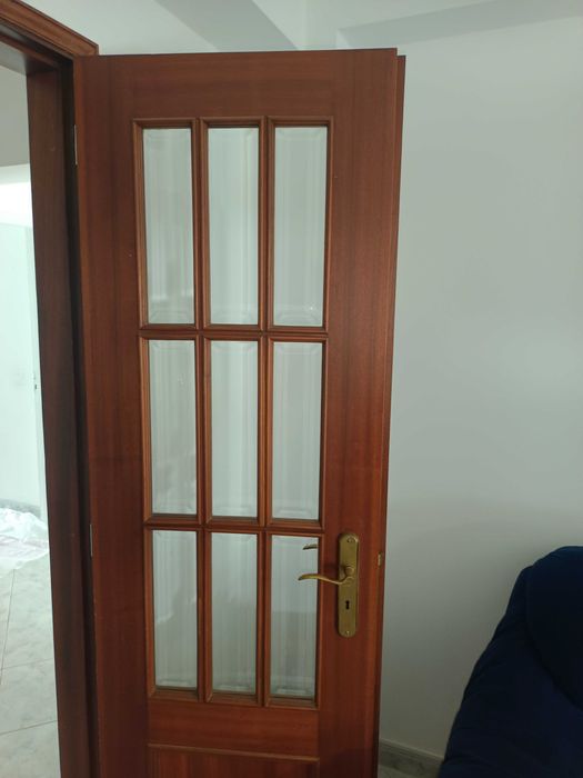 Portas castanhas