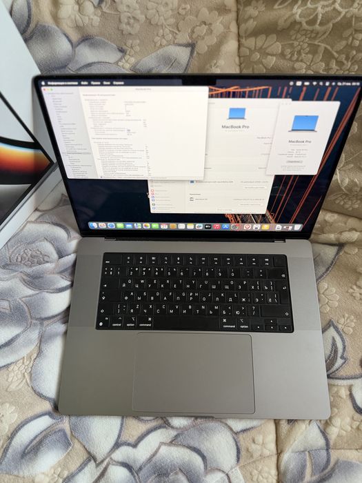 MacBook Pro 16 на M1 Pro 2021 , ідеальний , Повний рідний комплект