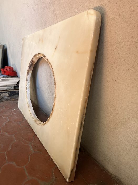 Tampo de Casa de Banho em Mármore com Recorte Oval - (BAIXA DE PREÇO)