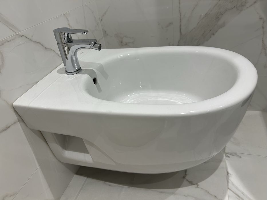 Bidé com torneira