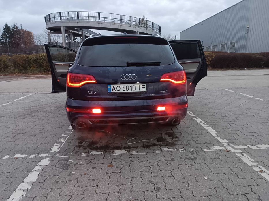 Audi q7 2013 рік