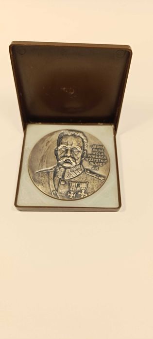 Rzadki Medal PTTK Warka 1988 Józef Piłsudski POSREBRZANY w Etui