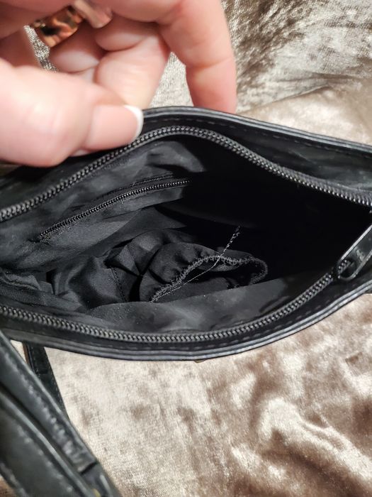 Mała torebka w stylu listonoszki