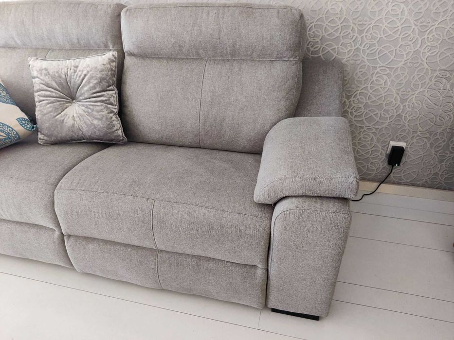 Sofá com sistema de relax elétrico