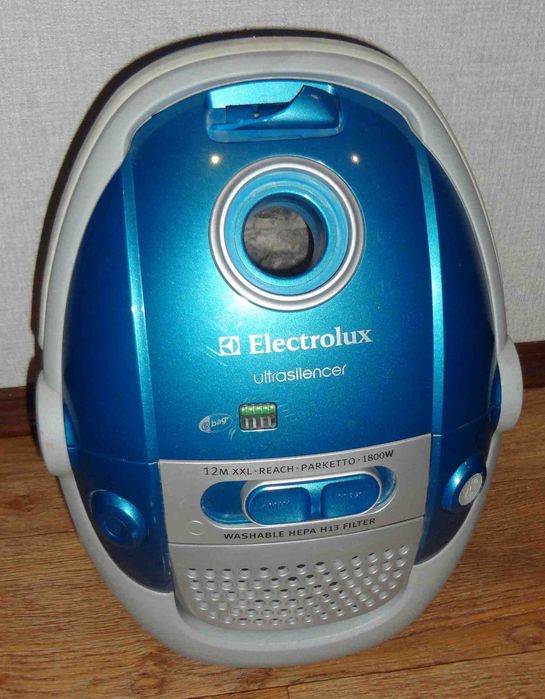 пылесос Electrolux ZUS3385P на детали