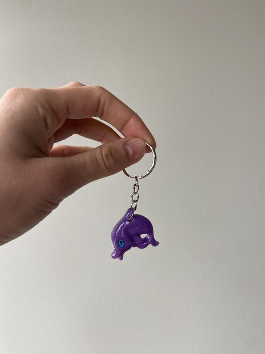 Брелок дельфін фіолетовий