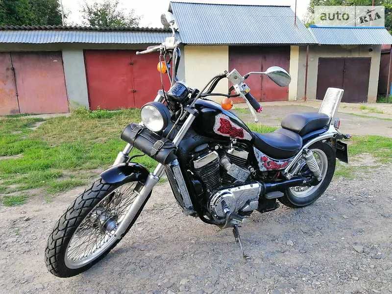 Suzuki intruder 400