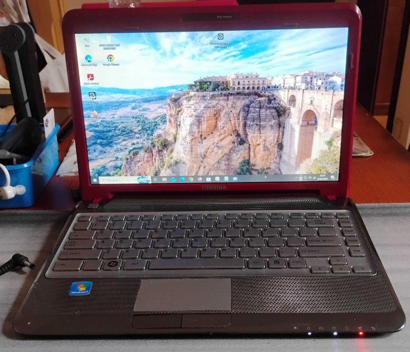 Laptop Toshiba Satellite T235D-S1345RD