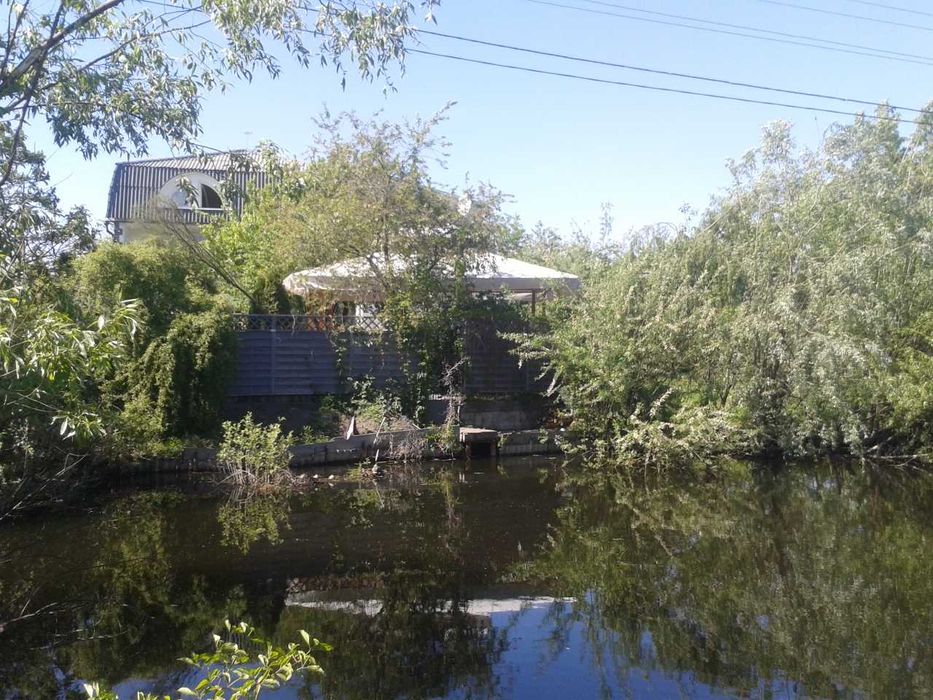 Дом 450 кв. До 35 человек. Сауна, беседка, теннис, генератор, бассейн.