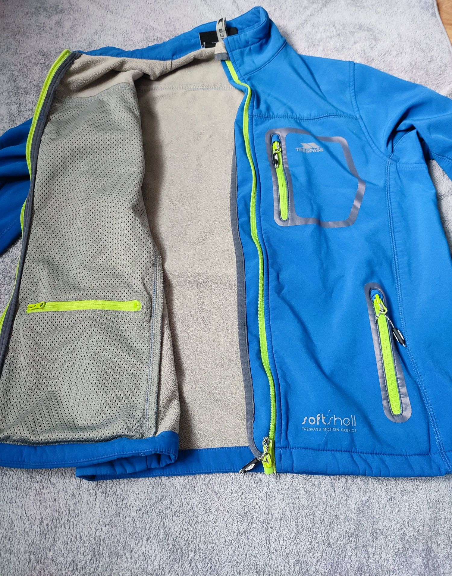 Trespass softshell XS 300 Olx