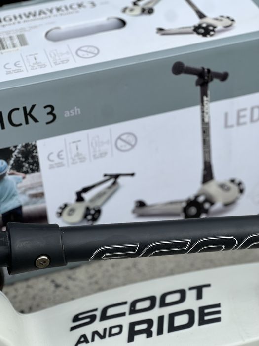 Самокат Scoot and Ride