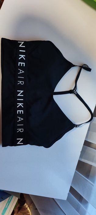 Спортивний топ Nike