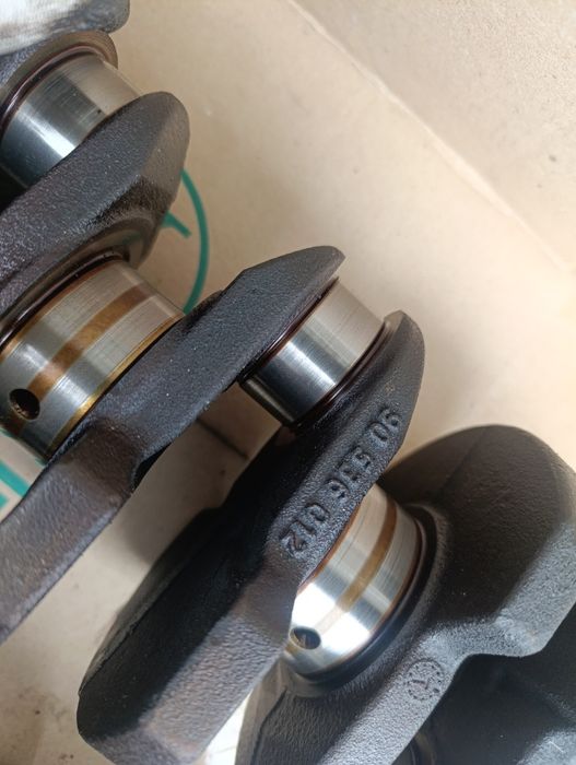 Колінвал коленвал 1.8 16V x18Xe opel Vectra Astra Zafira