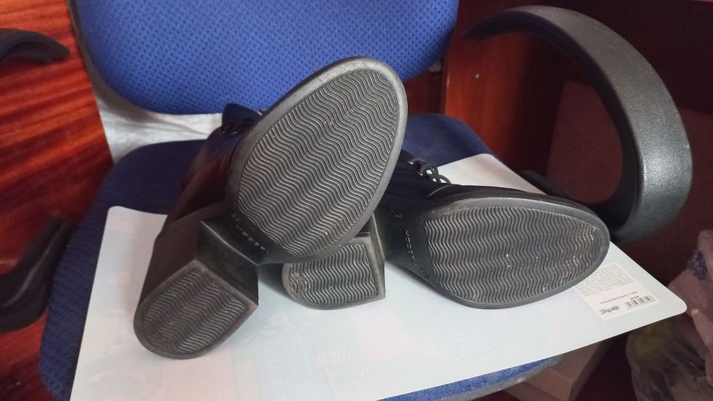 Продам зимові ботинки 38 розмір