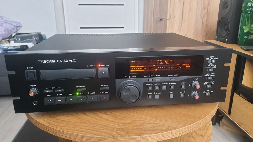 Magnetofon Dat Tescam da30mk2