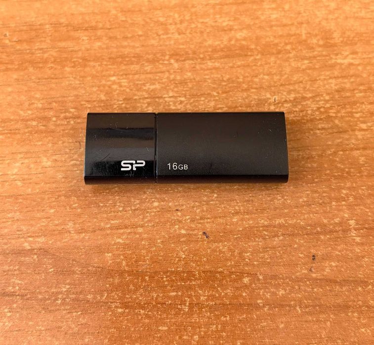 Флешка Silicon Power 16 GB USB 2.0