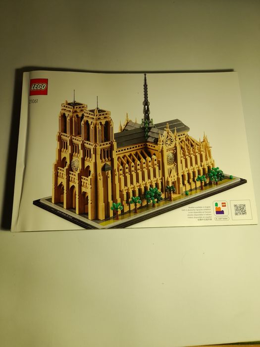 Lego Notre-Dame Architecture