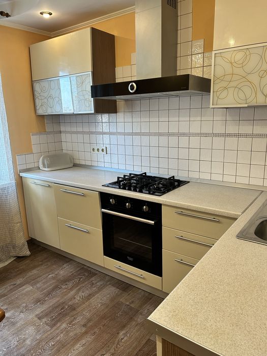 Центр міста,продам 2к квартиру, Лагунової 10, гарний стан.