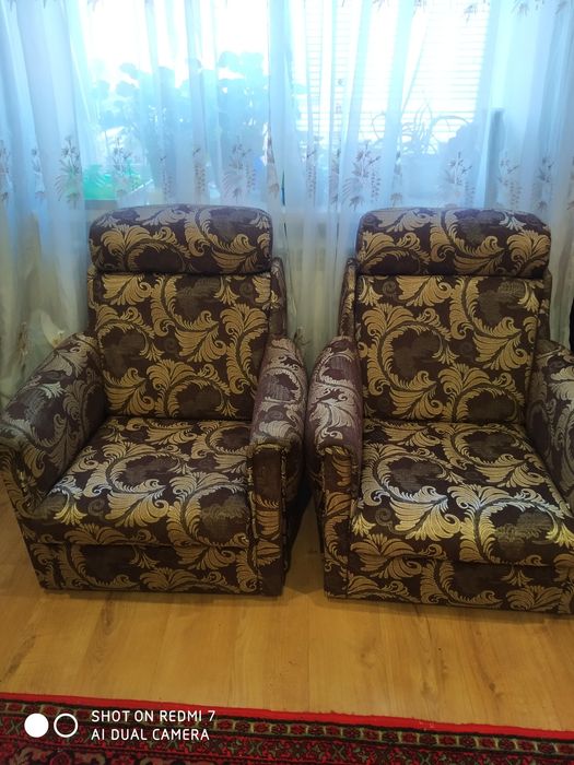 Диван з кріслами