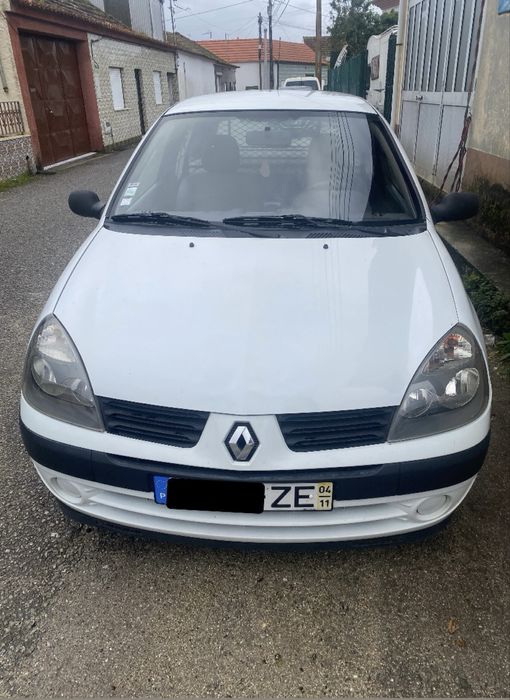 Renault Clio 1.5 dCi 2004 – Económico e Fiável