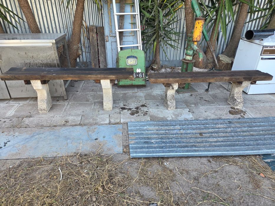 Bancos de exterior antigos