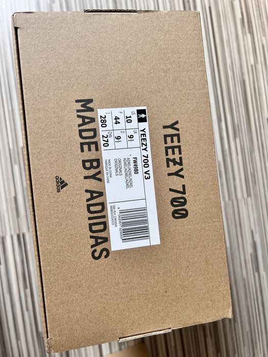YEEZY 700 Azael FLUO nowe ORYGINALNE z Confirmed 44