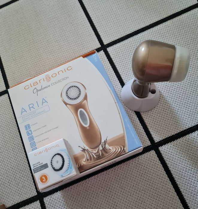 Clarisonic Aria złota Sephora soniczna szczoteczka do twarzy limitowan