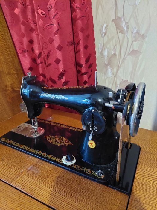Швейна машинка, машинка