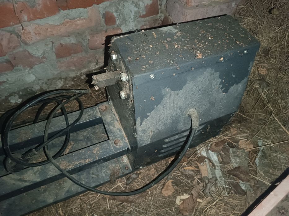 Токарний станок по дереву