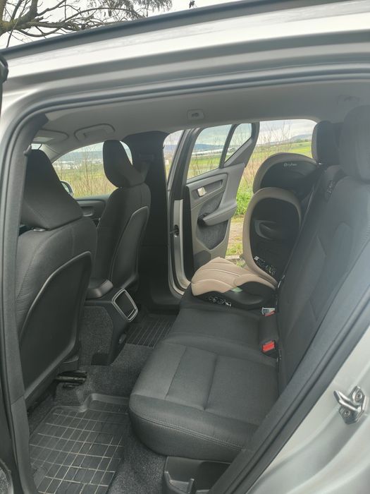 Volvo XC40 T3 Tech Edition Impecável